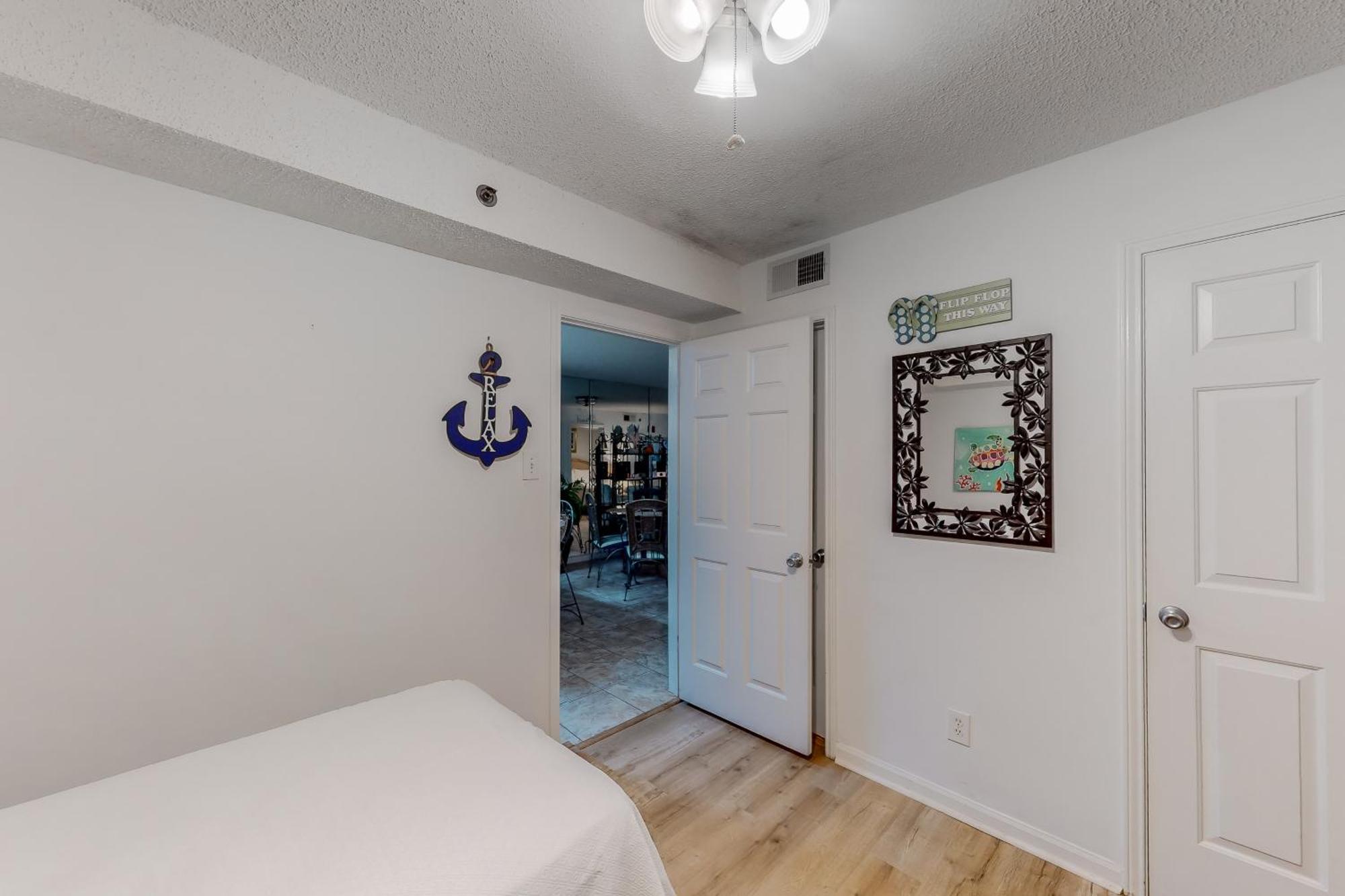 Tradewinds Condos II Orange Beach Room photo